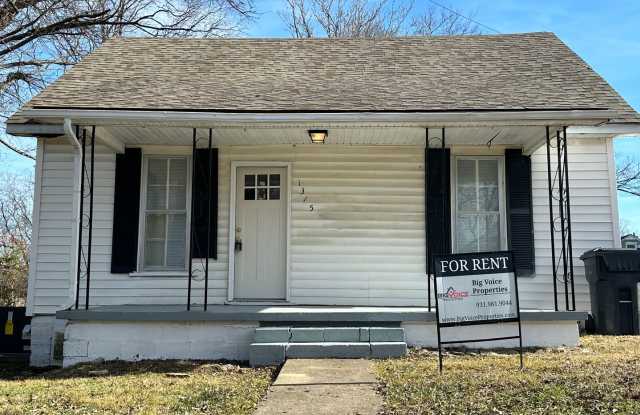 Charming, Two bedroom, One bathroom house in Columbia! photos photos