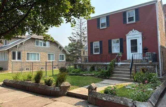 2337 Ridgeland Avenue - 2337 Ridgeland Avenue, Berwyn, IL 60402