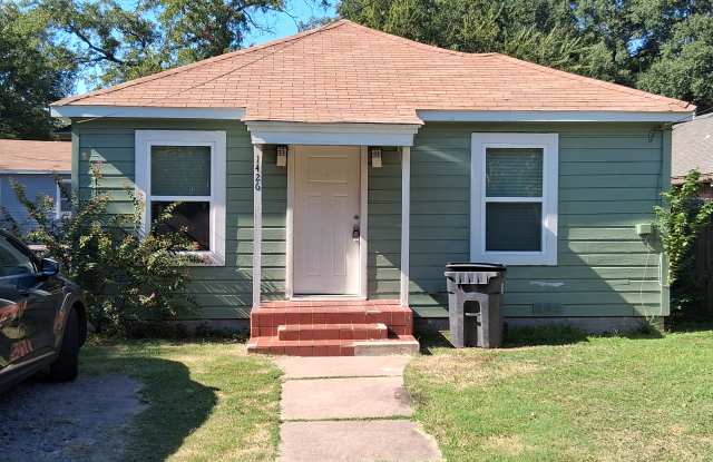 1426 W 5th Ave photos photos