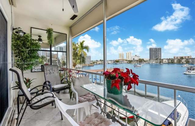 300 Golden Isles Dr photos photos