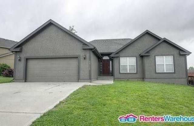10720 N Tennessee Avenue - 10720 North Tennesee Avenue, Kansas City, MO 64157