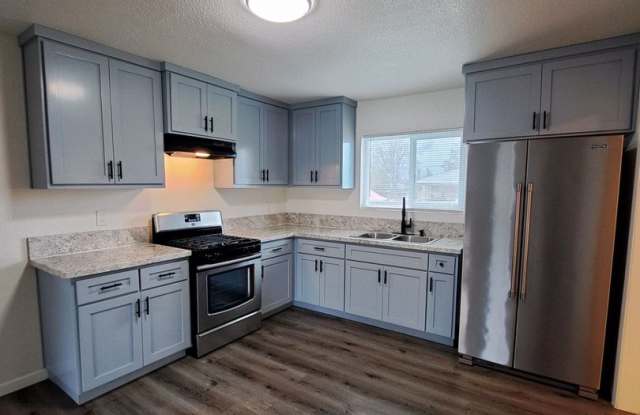 Single Level 3-Bedroom Home in Madera! photos photos