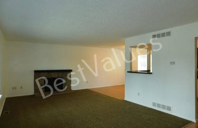 16691 E Kenyon Dr Gallery 4