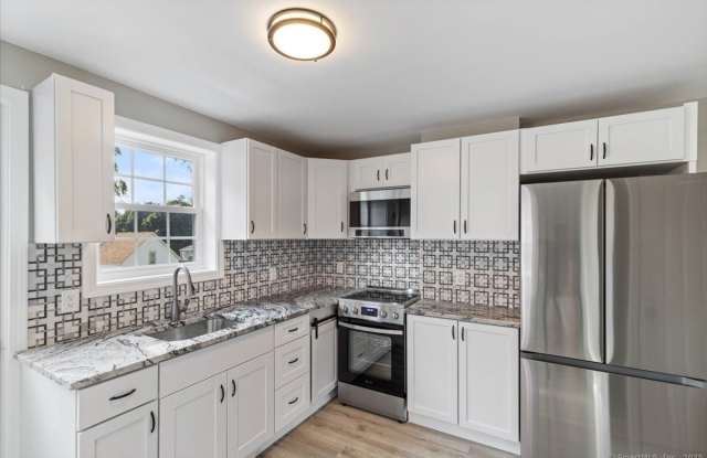 29 Olive Street - 29 Olive Street, Waterford, CT 06385