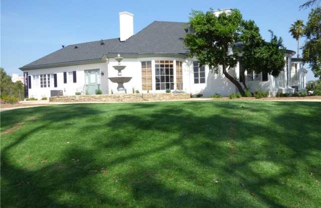 11708 North Circle Gallery 2