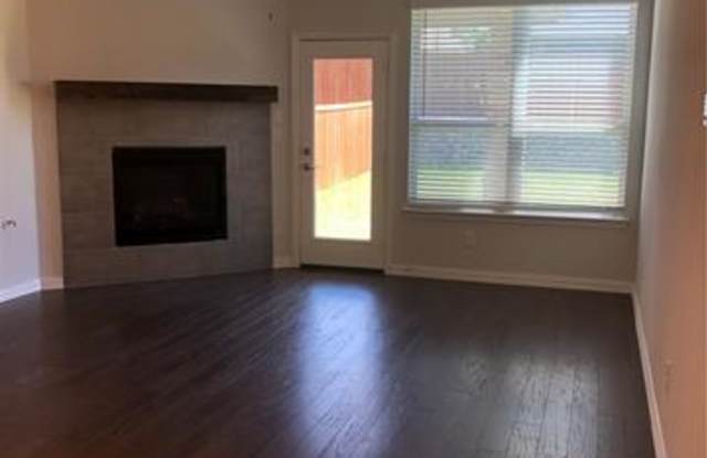 6136 Hightower Street Gallery 2