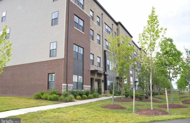 44892 TIVERTON SQUARE Gallery 3
