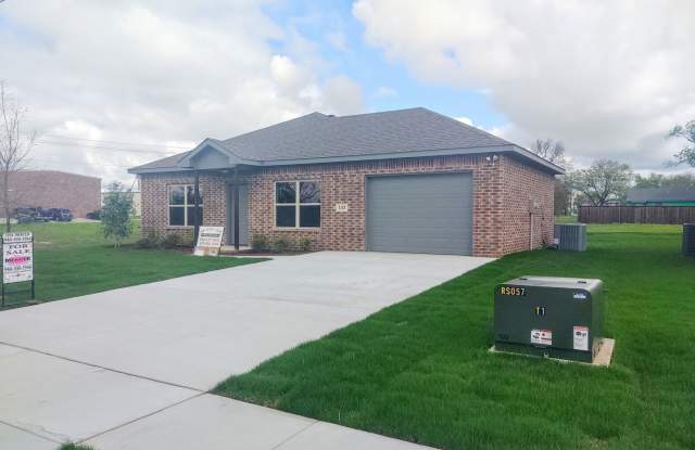 Newly constructed 3/2/1 in Sanger photos photos
