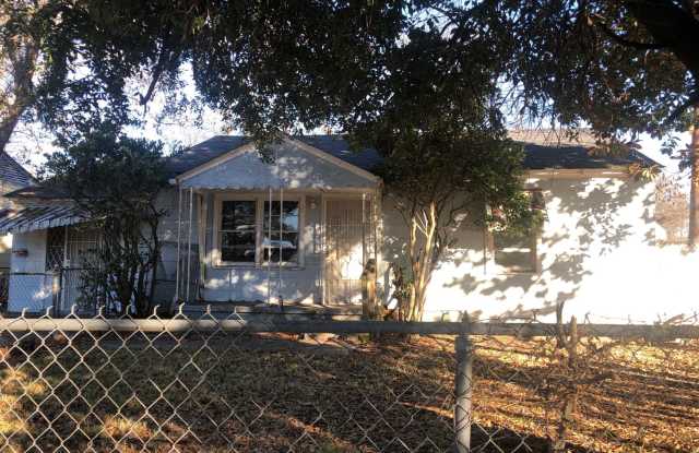 1225 Burchett St. photos photos
