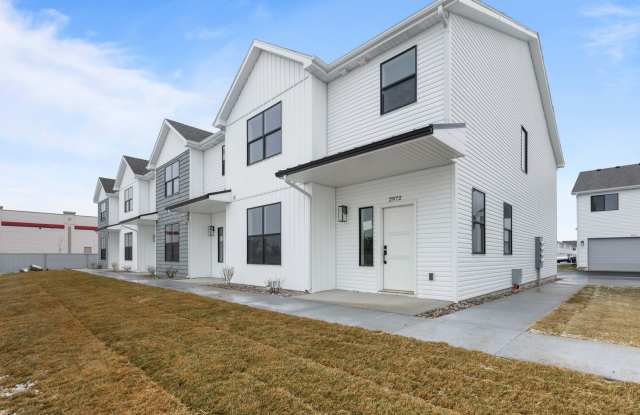 AWESOME BRAND NEW 4 BEDROOM 3 BATH TOWNHOME photos photos