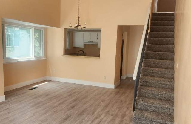 2376 Roundhouse Rd photos photos