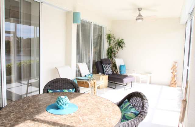 ** FALLING WATERS NAPLES UNIT ** OFF-SEASON RENTAL ONLY ** AVAILABLE MAY-SEPTEMBER 2025 AND MAY-SEPTEMBER 2026 *** photos photos