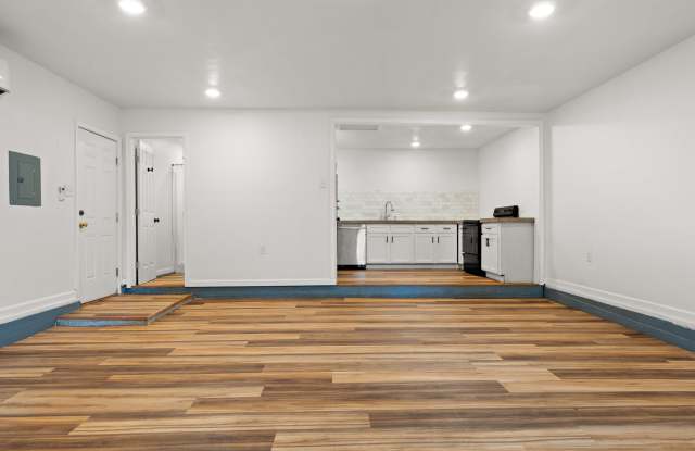 3301 Morrow Avenue - A Gallery 3