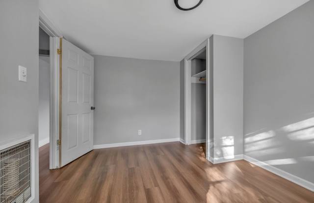 2bed 1bath Duplex | Hillsboro West End Gallery 4