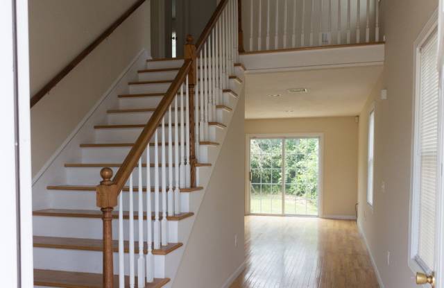 140 Dante Single Family Home - 140 Dante Street, Providence, RI 02908
