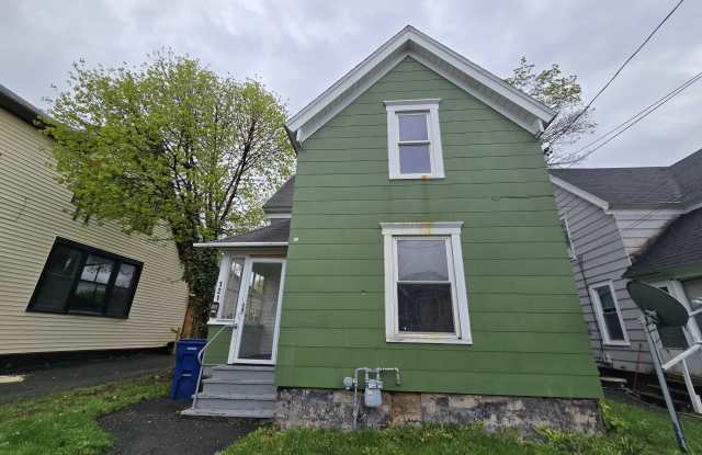 121 West End Drive photos photos