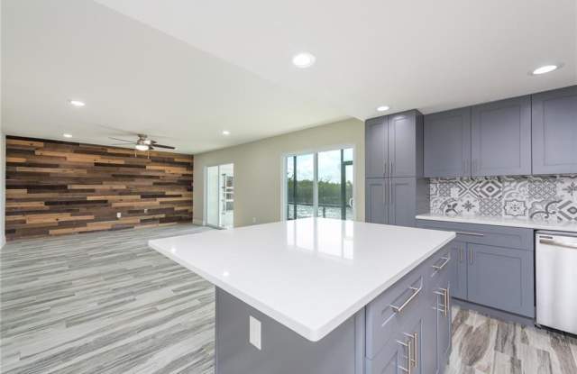 8821 BAY POINTE DRIVE Gallery 3