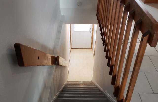 960 S Paris Ct Gallery 3