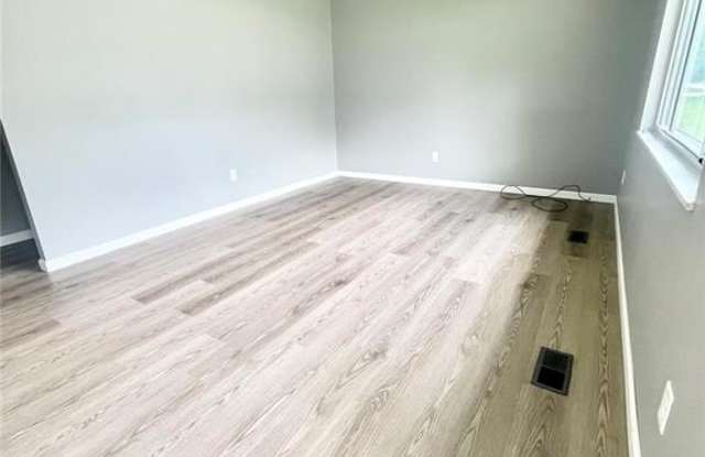 805 JUNIPER Drive Gallery 4