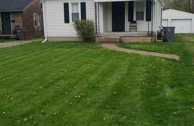 Spacious  Eastside Two Bedroom Single Family Near 38th and Emerson Gallery 1