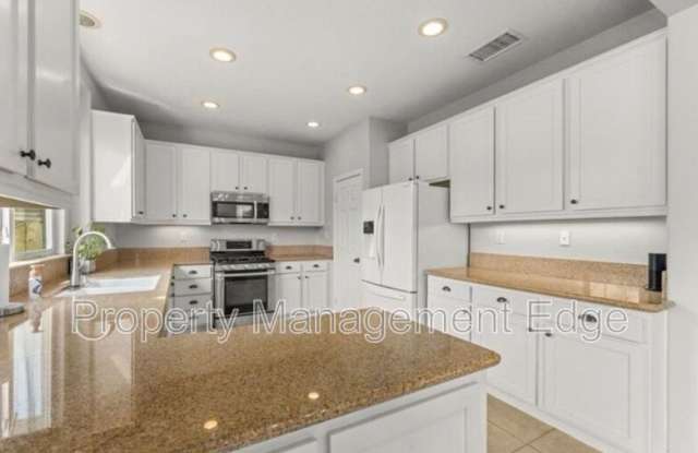 33555 Cedar Creek Ln Gallery 4