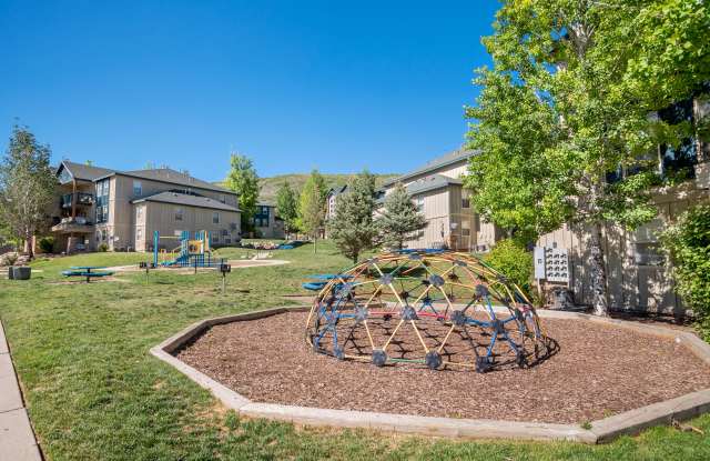 Todd Hollow Apartments photos photos