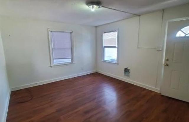 233 PATTISON Street Gallery 2