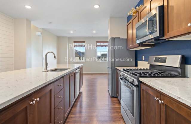 Beautiful 3 Bed, 3.5 Bath Townhome in Highly Desired Villebois Community! Deposit Special! photos photos