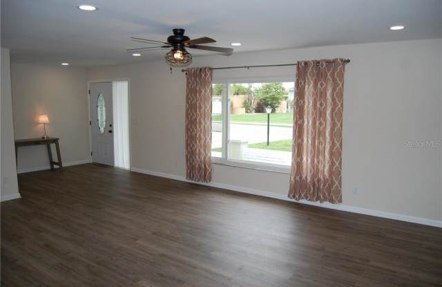 6520 KING PALM WAY Gallery 4