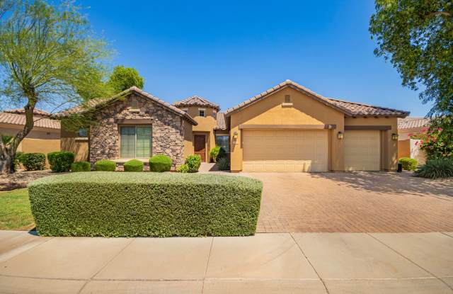 Spacious 4 bedroom home in Goodyear! photos photos