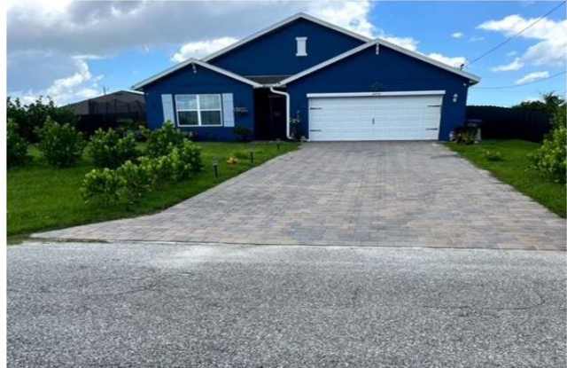 Charming and Cozy 4 bedroom / 2 bathroom Private Pool and Spa with Fenced Yard photos photos
