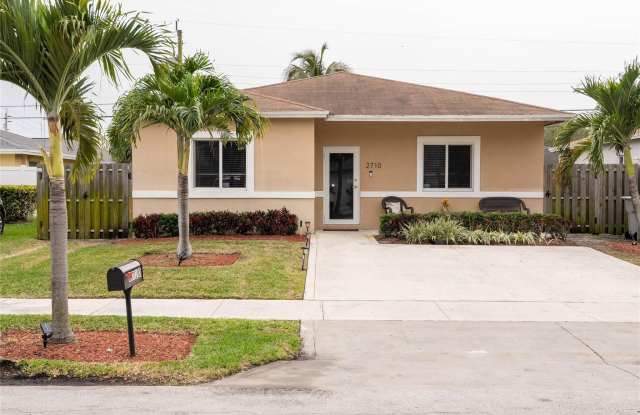 2710 NW 5th Street photos photos