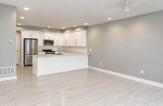 2342 SE Parkview Crossing Dr - 3BR 2.5ba Townhouse in Waukee Gallery 1