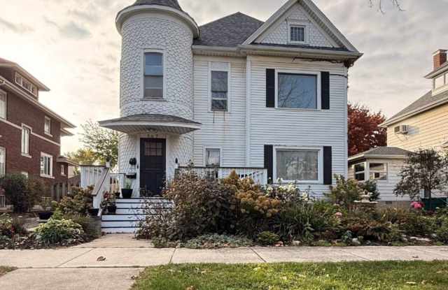 307 N Raynor Avenue Gallery 1