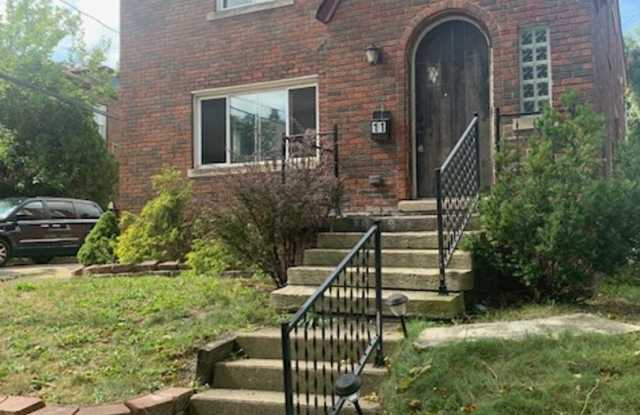 Utilities Included in this Upper Unit Duplex. A must see!! photos photos