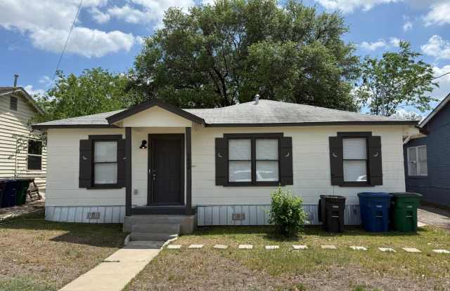 Newly Renovated 2 Bed Home | Hardwood Floors + Updated Interior! photos photos