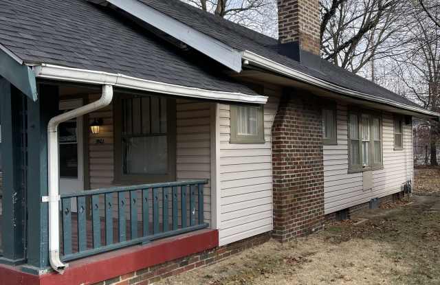 3923 Winthrop Avenue Gallery 2