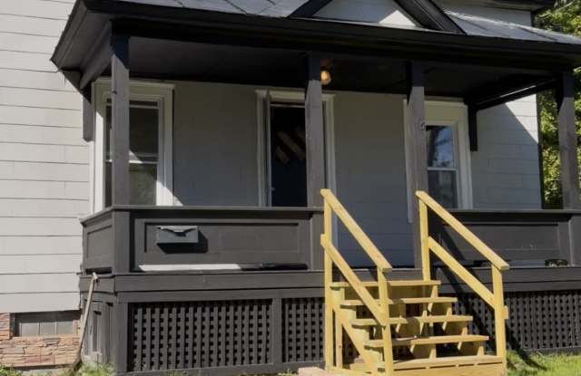 15 Grove Street Gallery 1