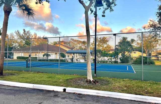 200 W Palm Cir W photos photos