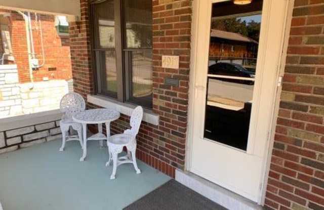 4917 Hummelsheim Avenue Gallery 3