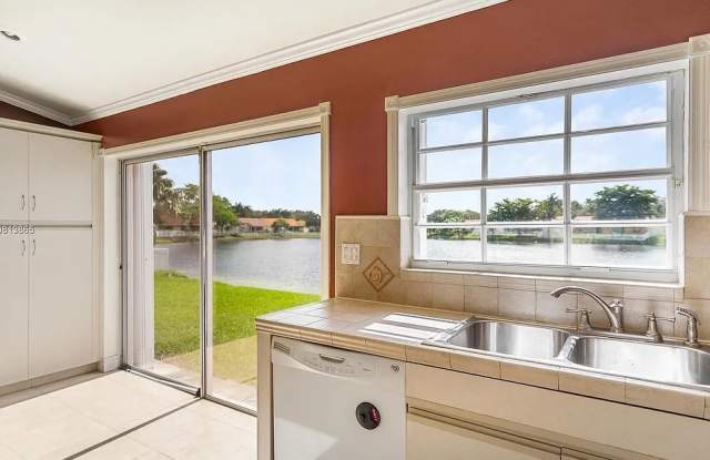 13420 Southwest 17th Court Gallery 4