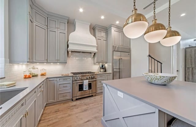 434 3rd AVE S - 434 3rd Avenue South, Naples, FL 34102