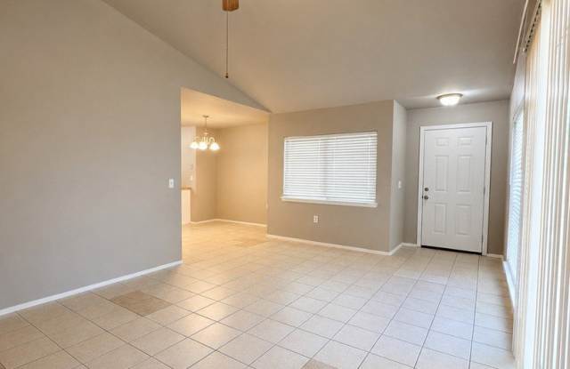 8023 Laurel Bend Gallery 4
