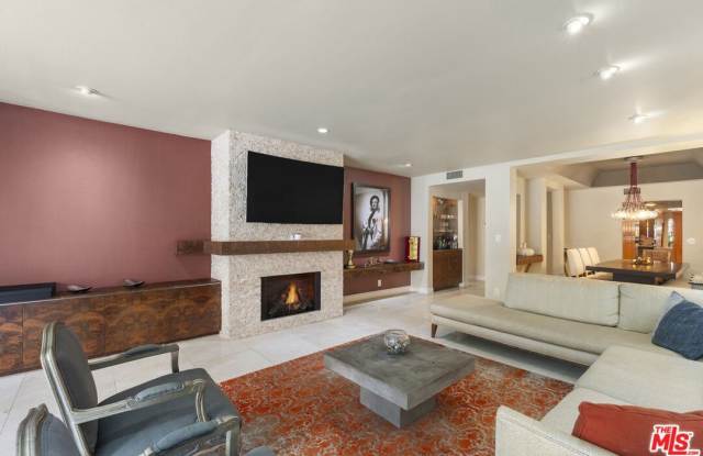 8455 Fountain Ave photos photos