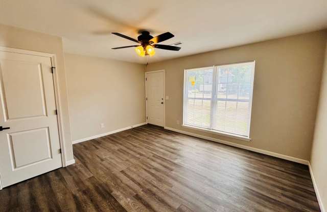 BEAUTIFUL REMODELED 2 BEDROOM 1.5 BATH TOWNHOME photos photos