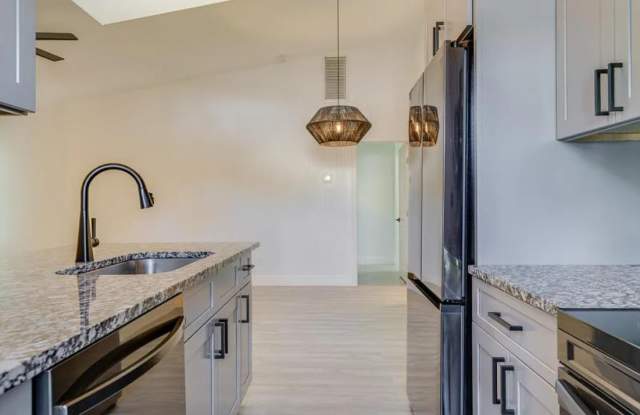 5118 SW Courtyards Way #25 photos photos