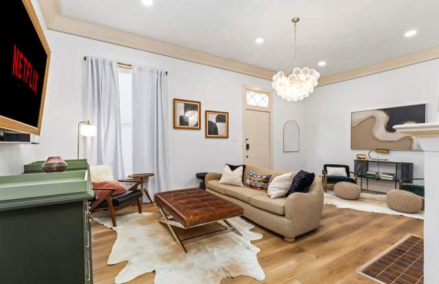 110 East Craig PlaceUnit 1 Gallery 3