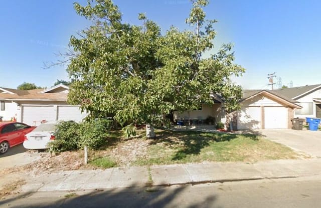 345 Harding Ave - 345 Harding Avenue, Manteca, CA 95336