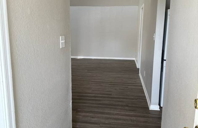 Wonderful 2 bedroom 2 bath townhome in the heart of Gilbert Gallery 2
