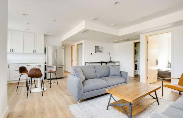 1620 W 35th Place - Co-Living Gallery 4